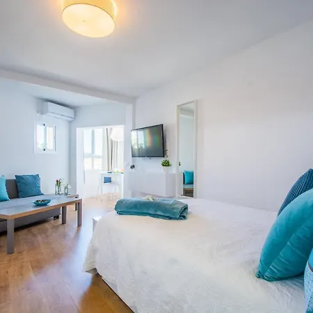 Esmeralda, Pet Friendly, Sea View, Wifi, Near The Beach Apartmán