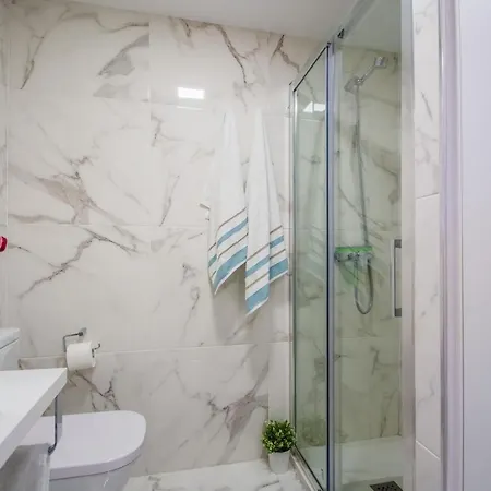 Esmeralda, Pet Friendly, Sea View, Wifi, Near The Beach