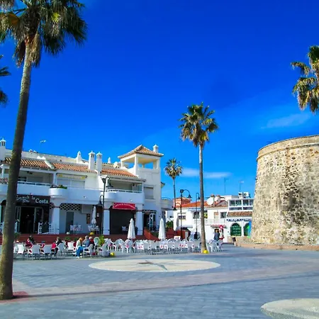 Lägenhet Esmeralda, Pet Friendly, Sea View, Wifi, Near The Beach