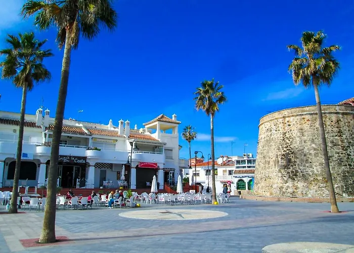 Lägenhet Esmeralda, Pet Friendly, Sea View, Wifi, Near The Beach